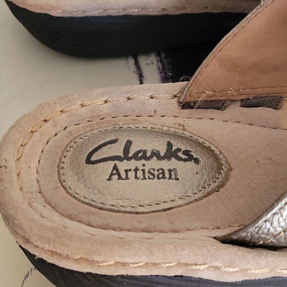 - Clark's Leather Artisian Sandals - Picture 4 of 10